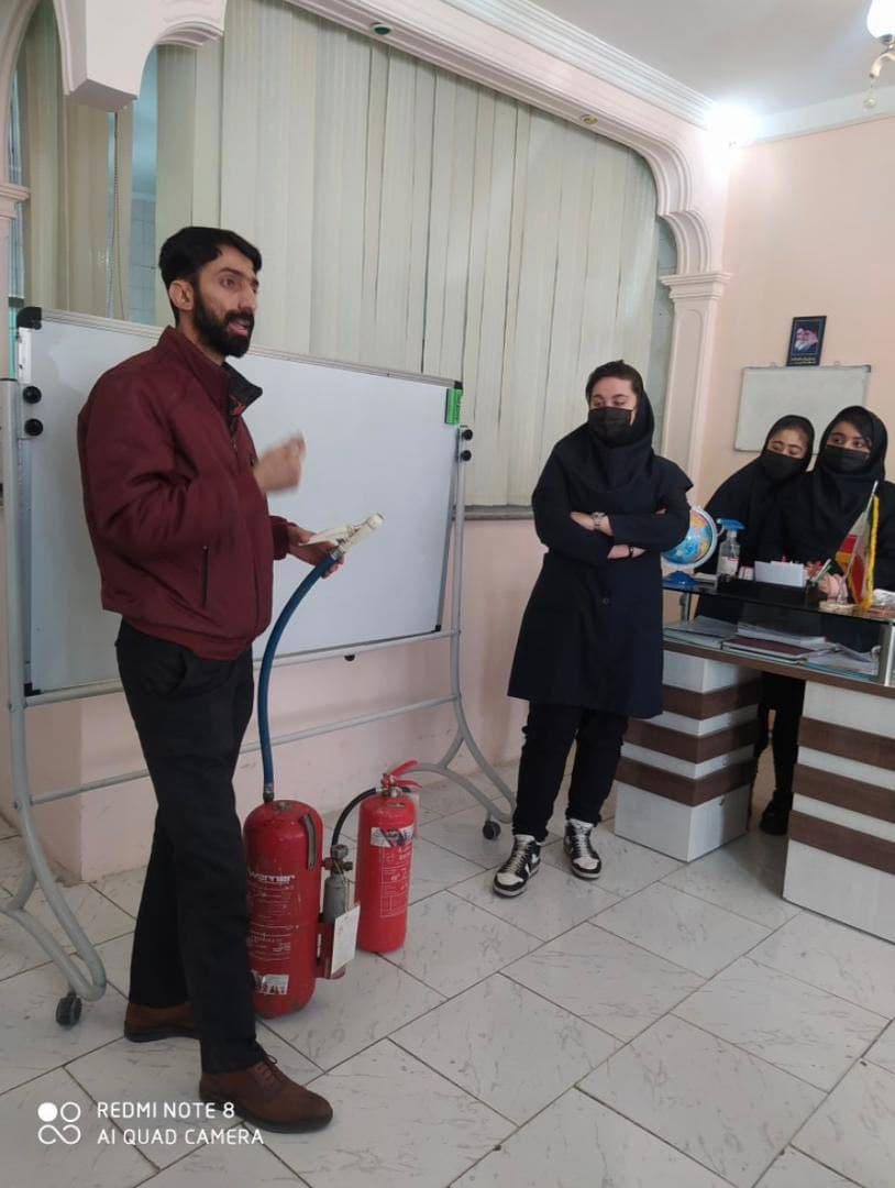 دبیرستان دوره اول نیکو