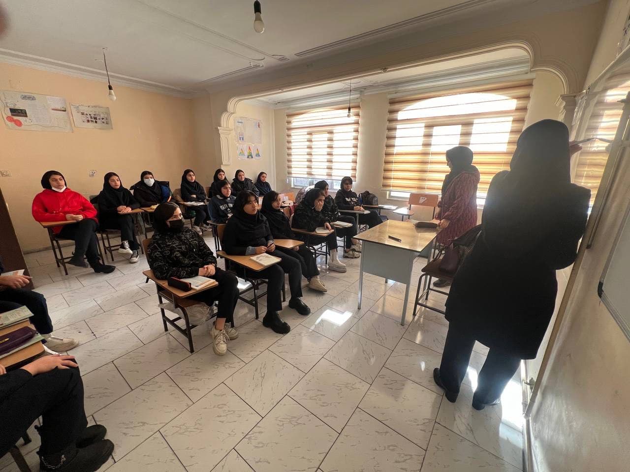 دبیرستان دوره اول نیکو